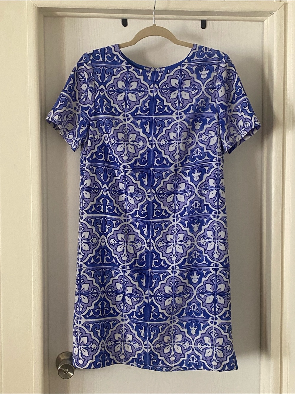 🌺3/$18 Sale The Limited Fully lined Tile-Print Mini Dress